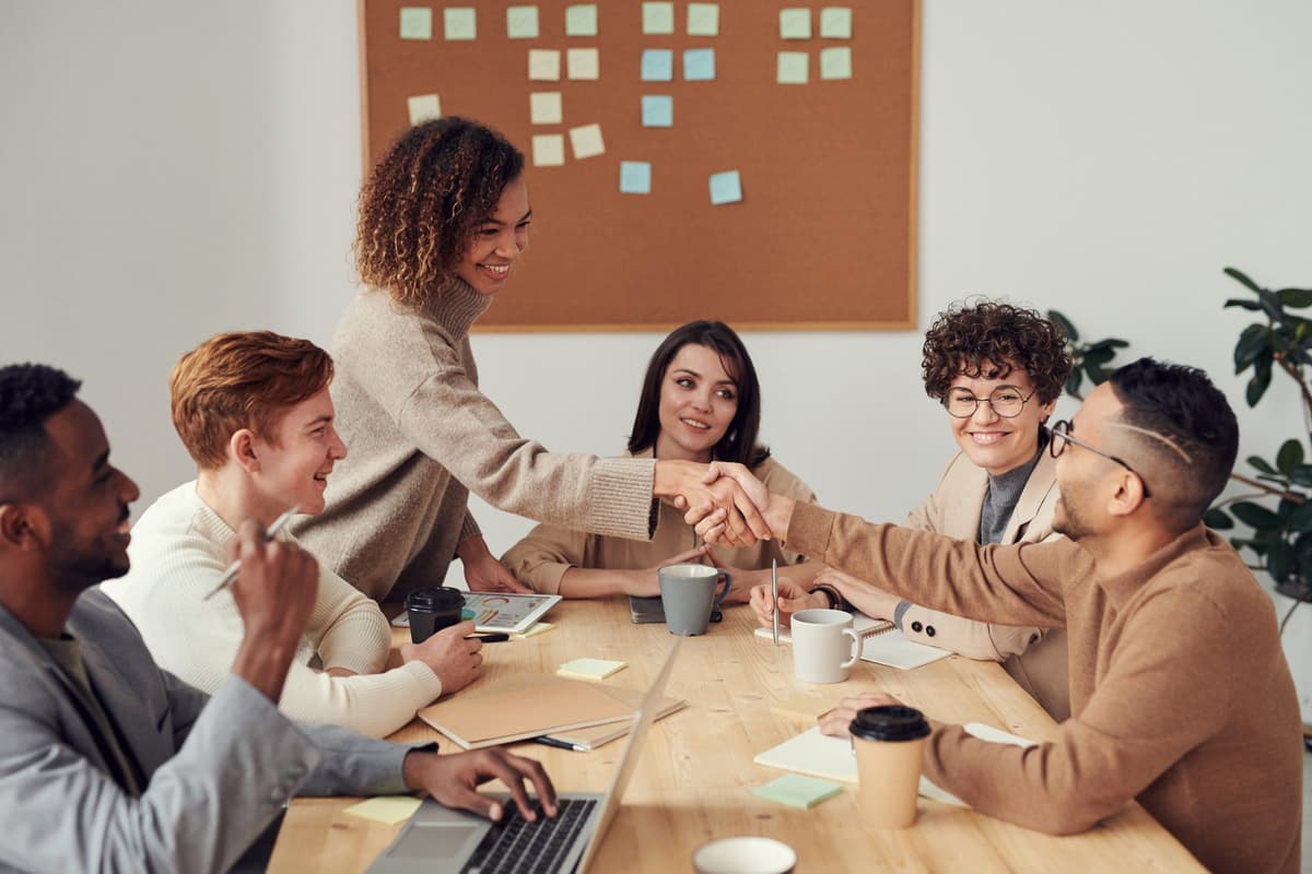 Estudio revela que trabajar menos horas favorece la productividad y ...