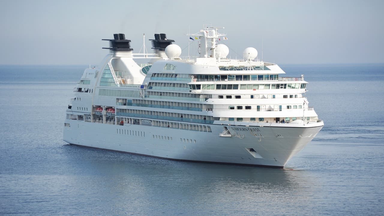 Las grandes marcas de cruceros tendrán todos sus barcos en servicio este mes