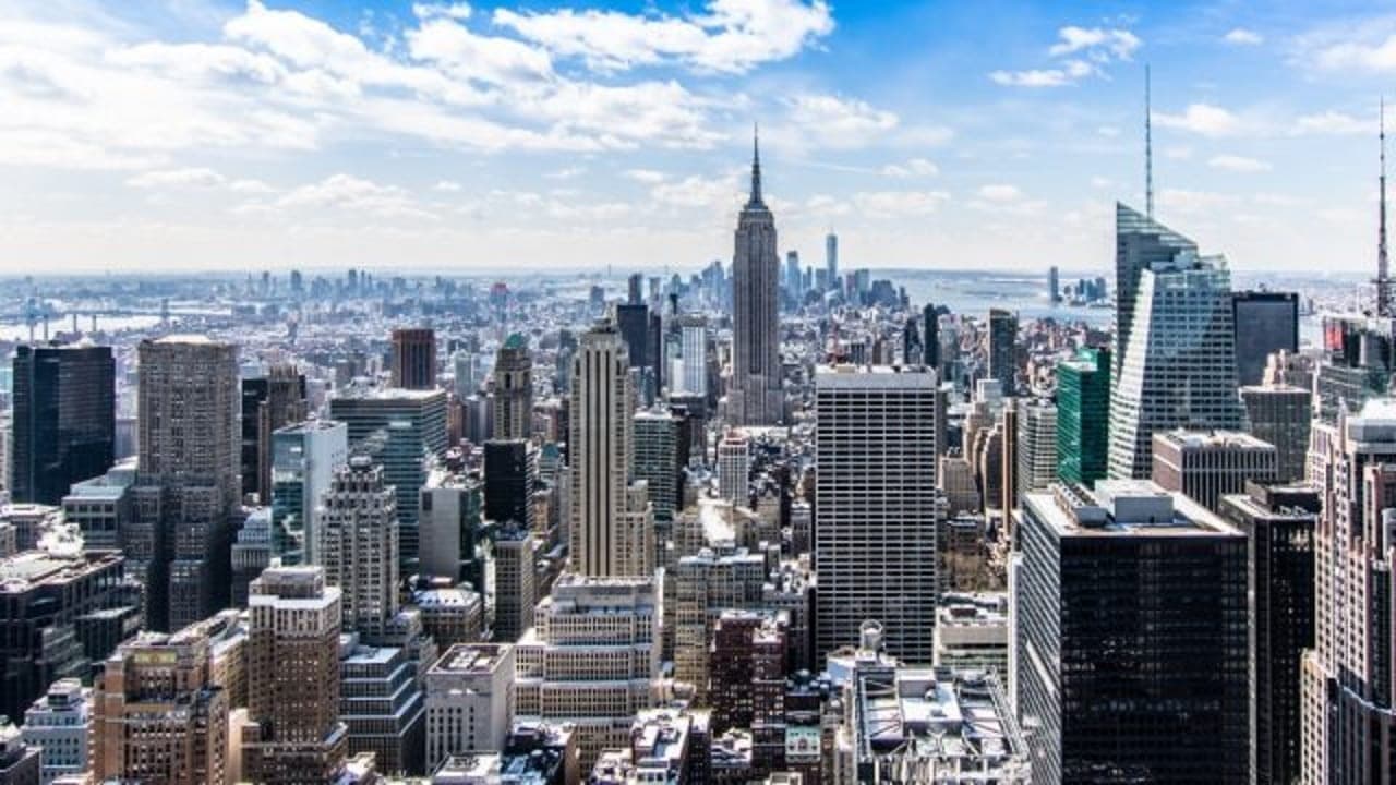 Desde hoy, en Nueva York ya no será obligación usar mascarillas en espacios cerrados