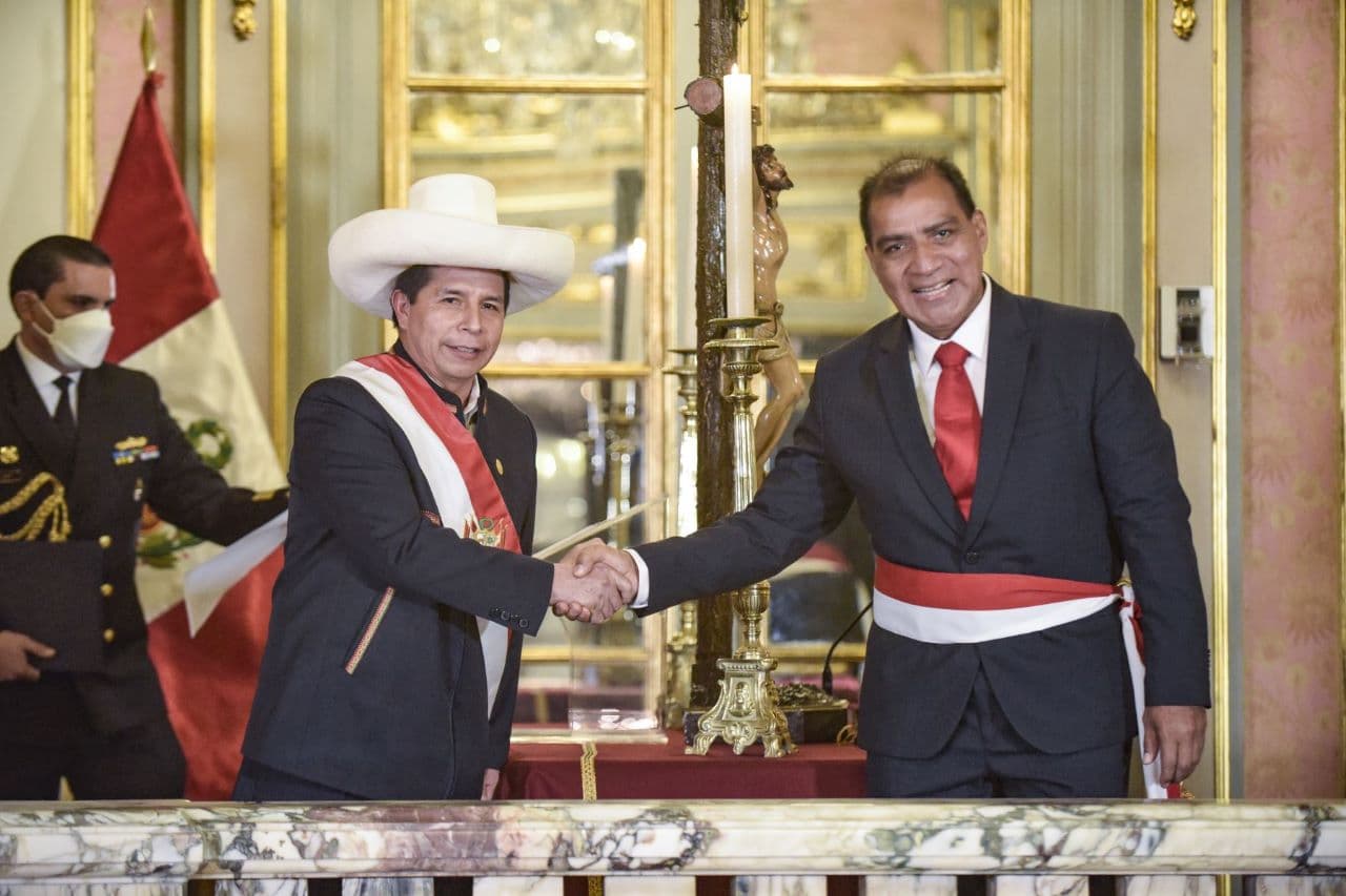 Pedro Castillo y Luis Barranzuela. Foto: Andina.