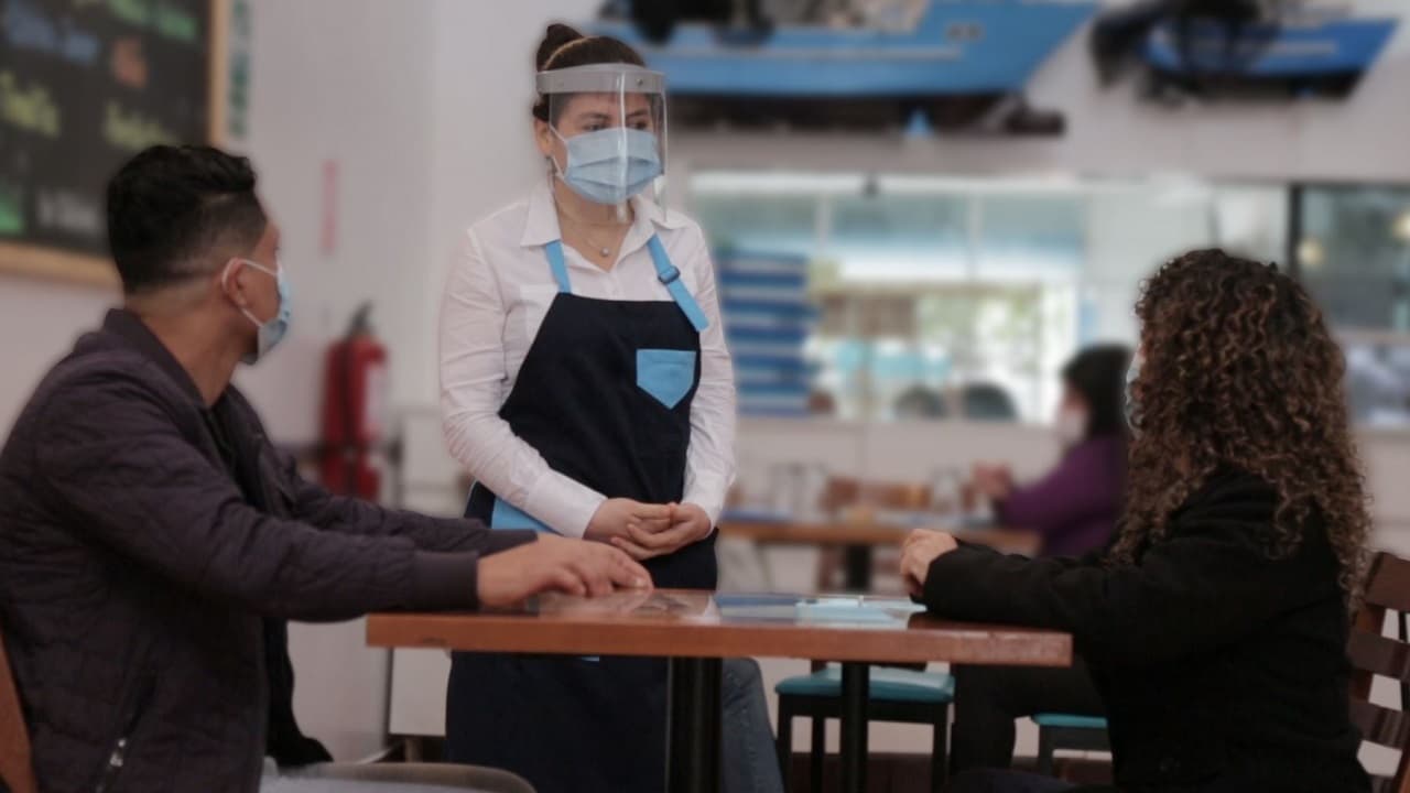 Los negocios y espacios cerrados se vuelven exclusivos para vacunados en Perú