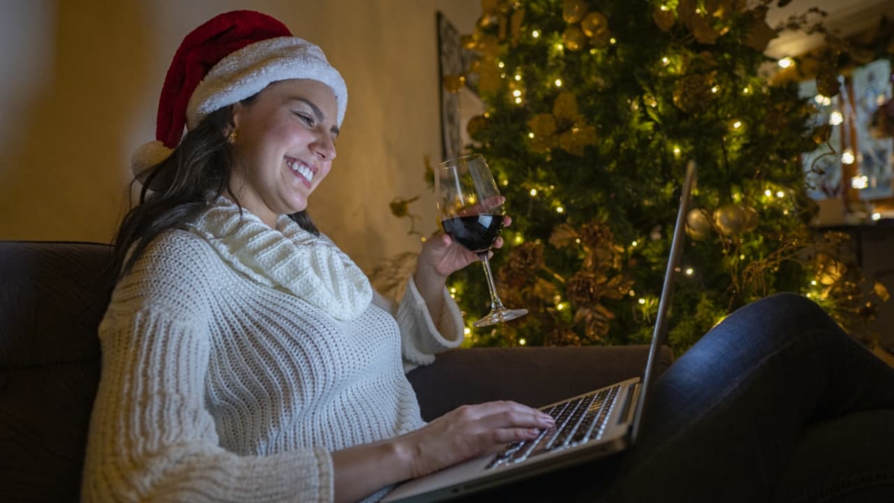 Cómo celebran las empresas las fiestas de Navidad y fin de año en pandemia