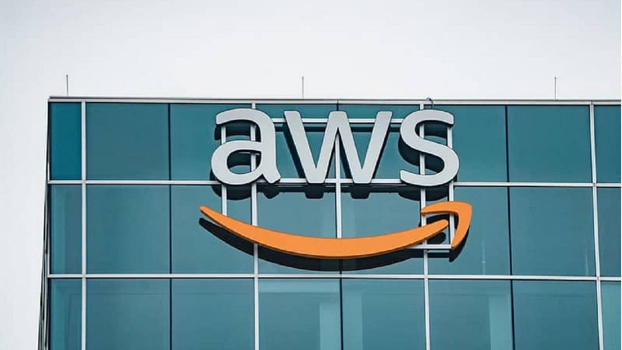 El episodio subraya cuán dependientes se han vuelto las empresas de los gigantes tecnológicos que brindan servicios de computación en la nube.