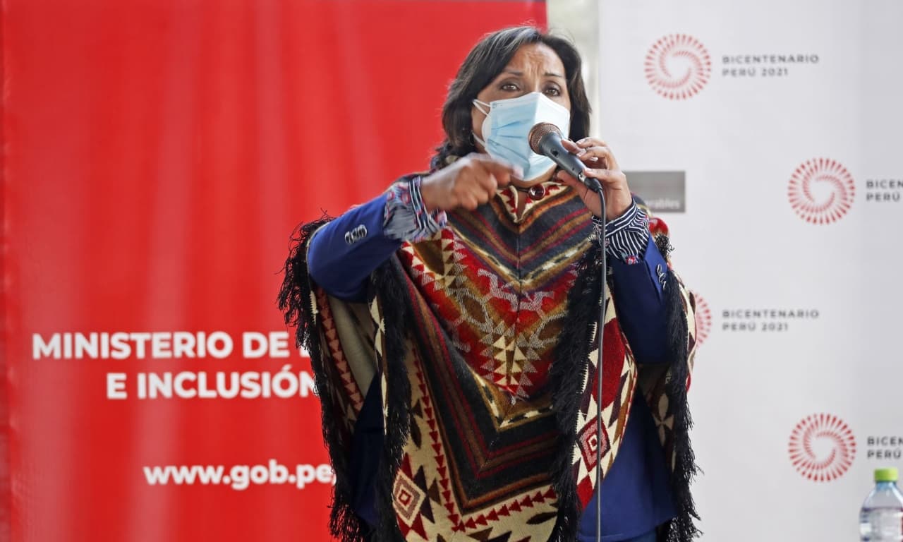 Dina Boluarte denuncia que Castillo dio un golpe de Estado