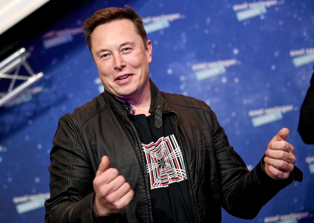 “Tesla podrá aceptar el pago de algunos productos con Doge y veremos cómo resulta”, dijo el multimillonario Elon Musk en Twitter.