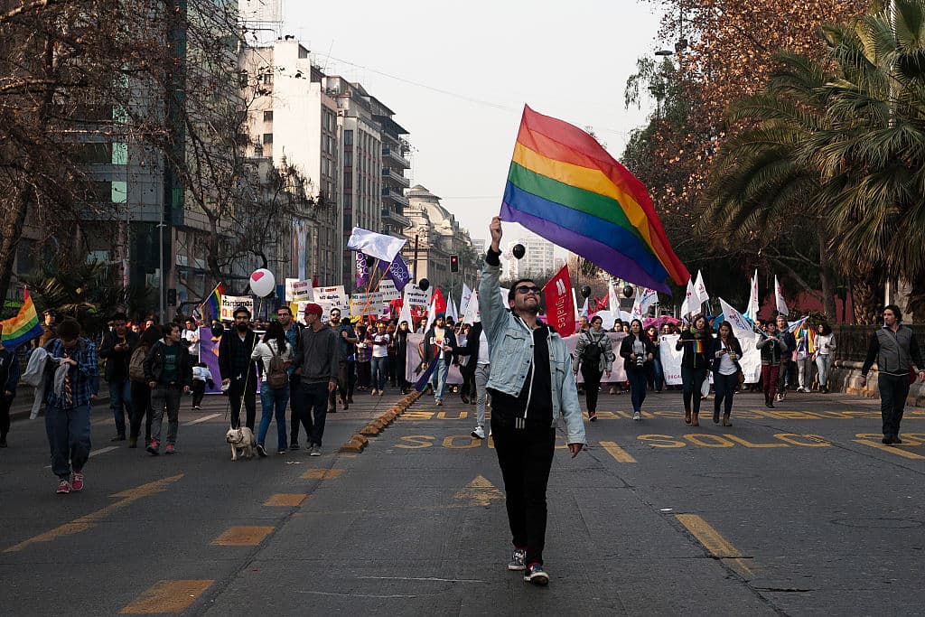 Chile aprueba matrimonio igualitario