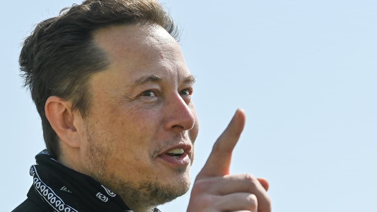 Musk exige a empleados de Tesla volver al trabajo presencial o marcharse