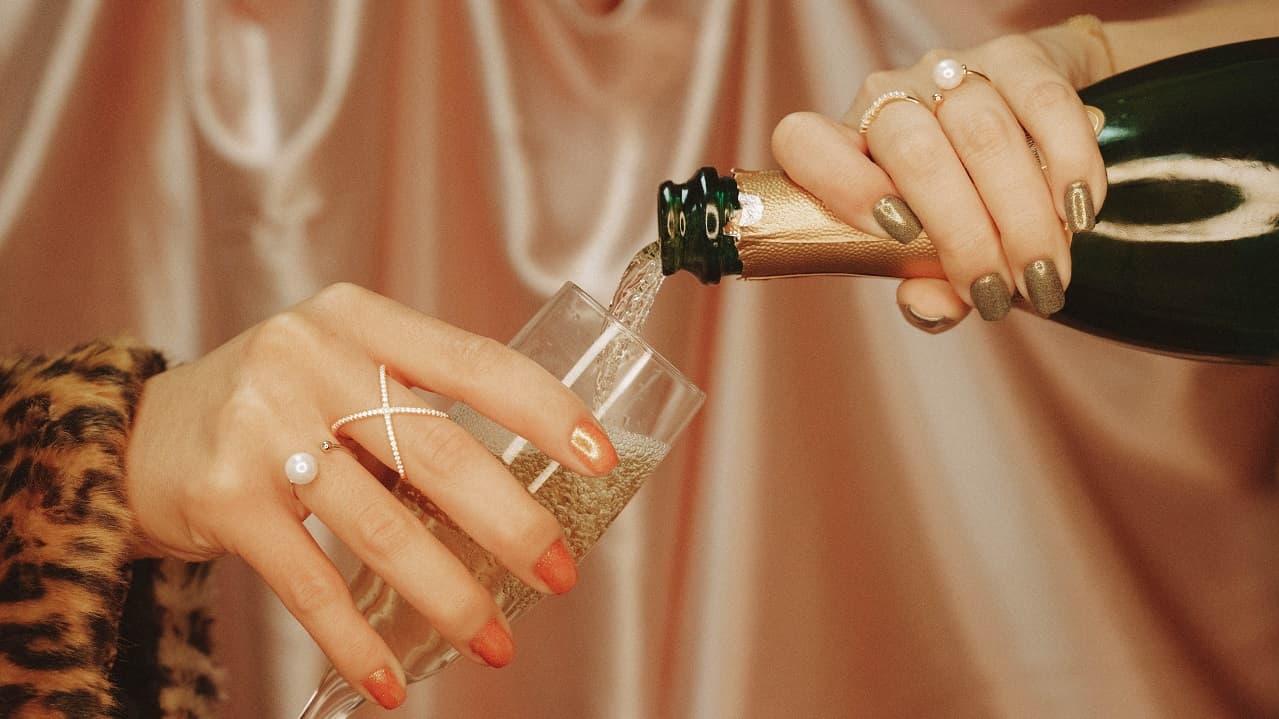 Champagne supera a tecnológicas en la bolsa durante el 2021