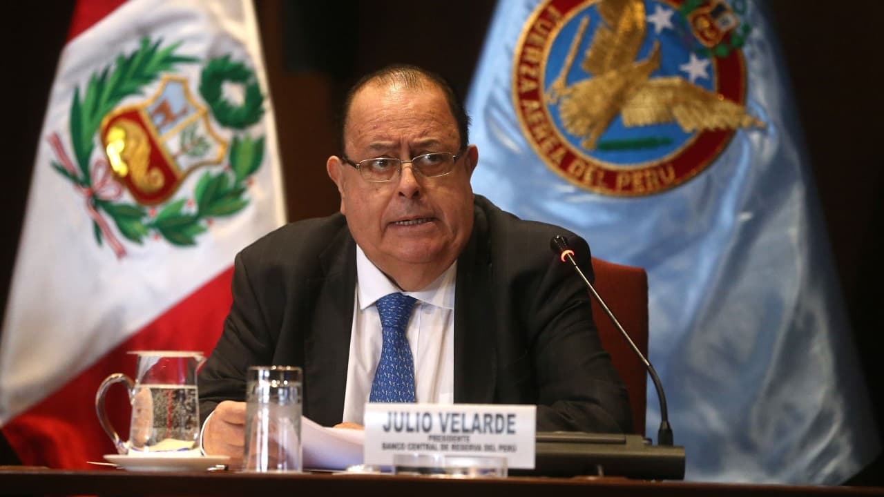 Velarde: "Bajar la calificación cuando hay capacidad de pago me parece injusto"