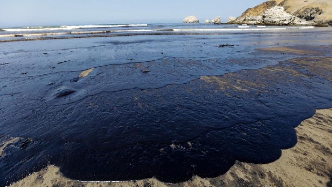 Derrame de petróleo de Repsol: "Nosotros no ocasionamos el desastre ecológico"