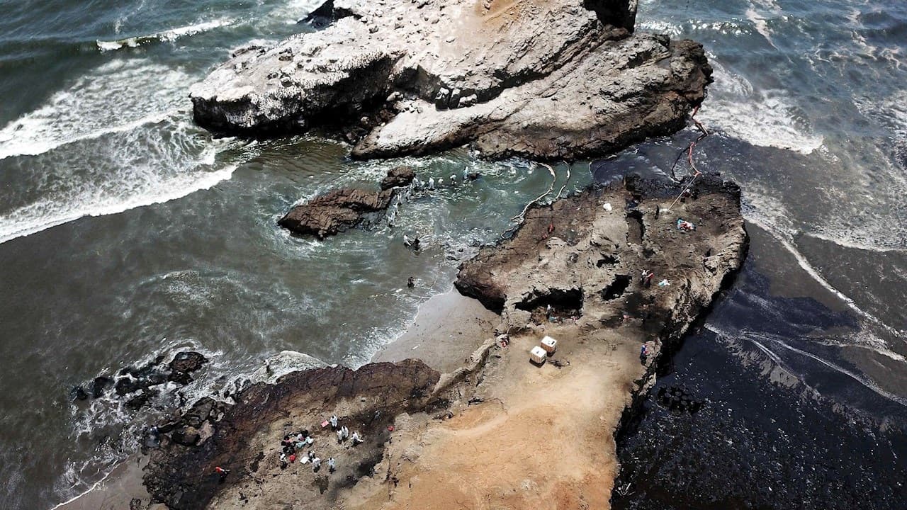 Estas diez playas siguen afectadas por el derrame de petróleo en Ventanilla, según el Minam