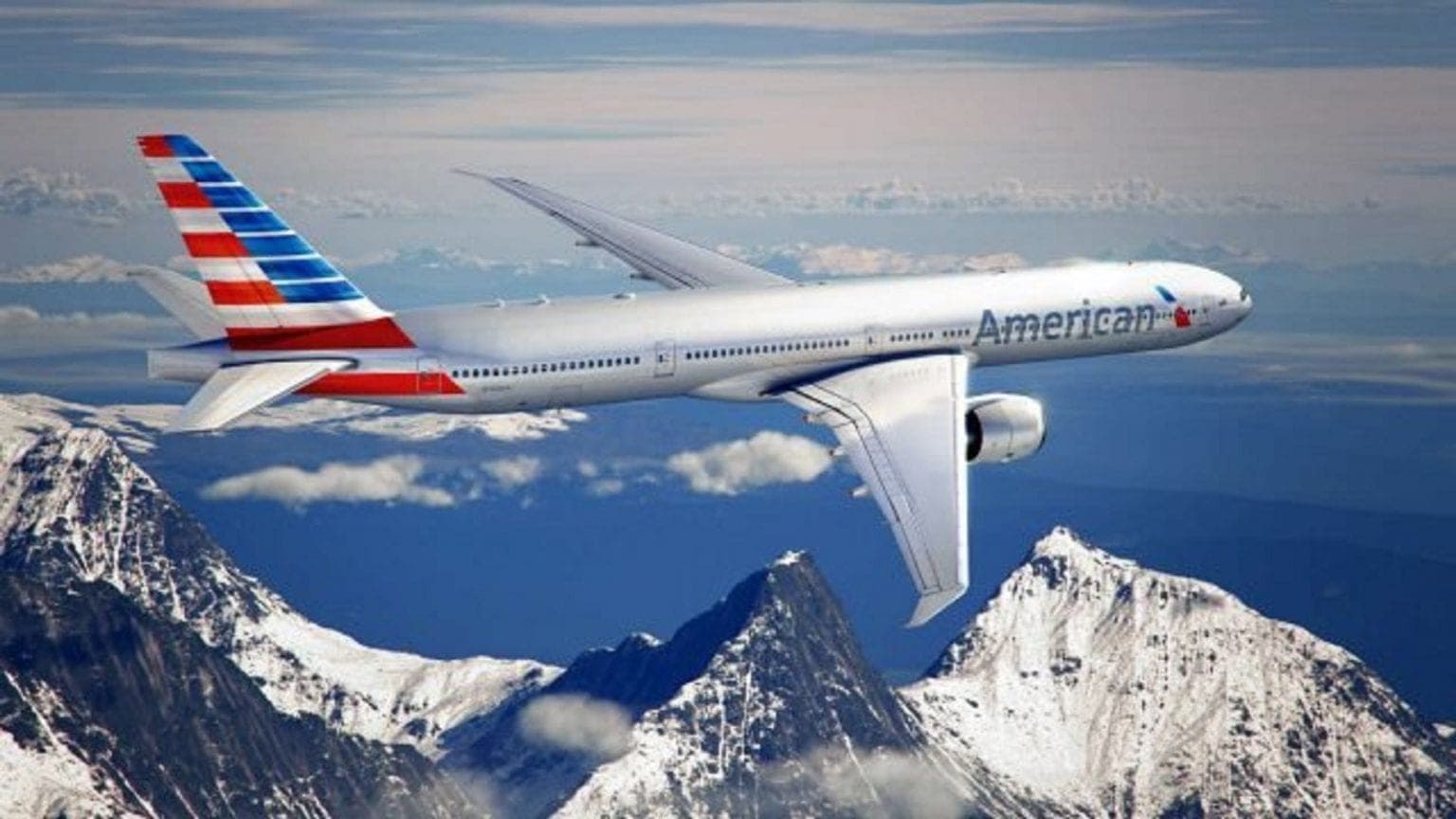 American Airlines reduce pérdidas por la fuerte demanda de viajes en vacaciones