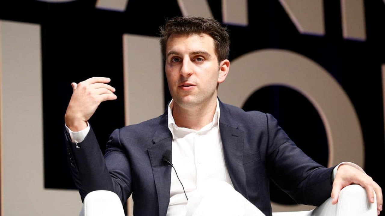 El CEO de Airbnb vivirá en adelante en propiedades rentadas en Airbnb