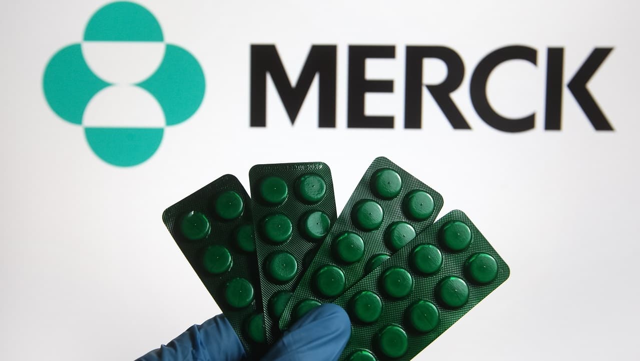 Farmacéuticas genéricas fabricarán versión barata de píldora contra la COVID-19 de Merck para países más pobres