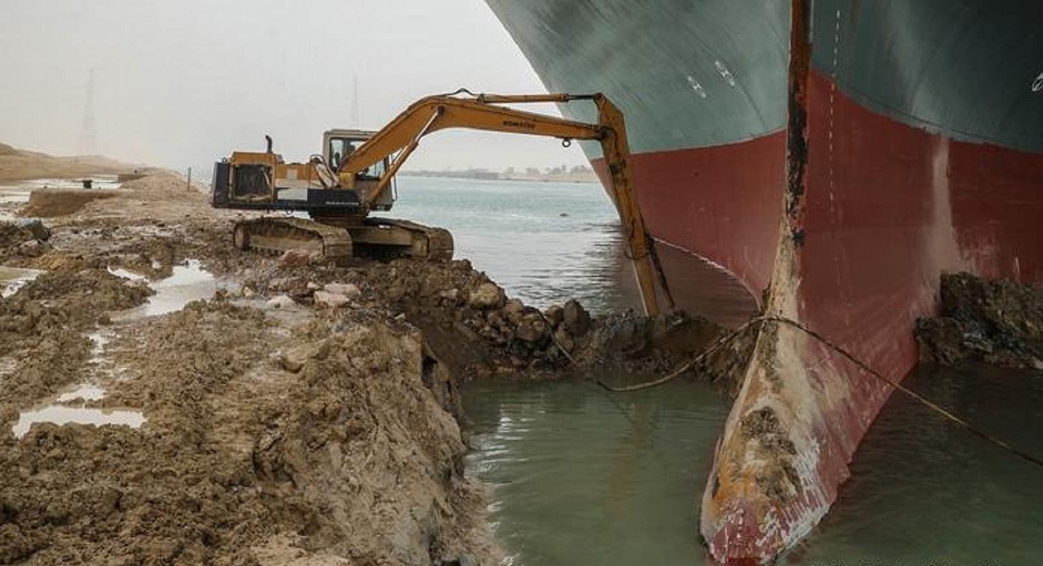 Expansión del Canal de Suez finalizaría en julio del 2023