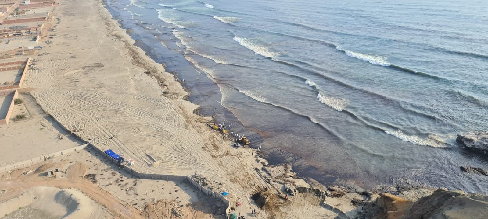 Estas diez playas siguen afectadas por el derrame de petróleo en Ventanilla, según el Minam