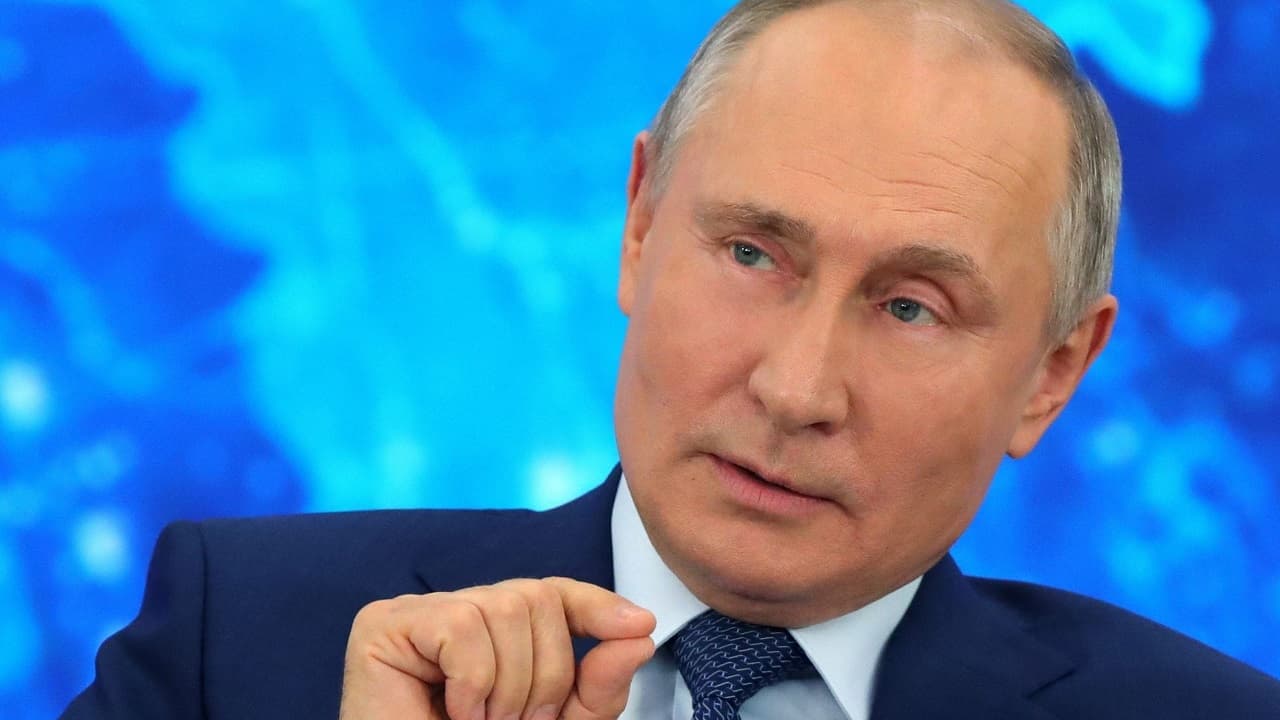 Putin autoriza venta de la división de banca de Mercedes-Benz a rusa Avtodom