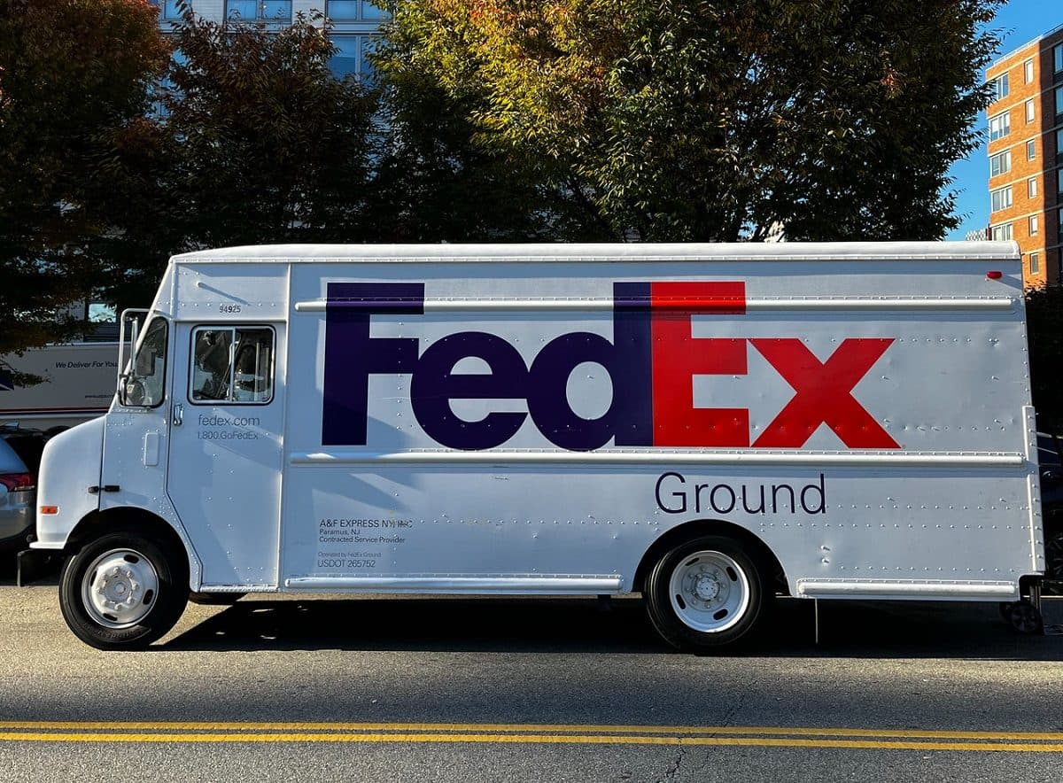 Este es el plan mundial de Fedex para entregar paquetes con 200.000 vehículos eléctricos