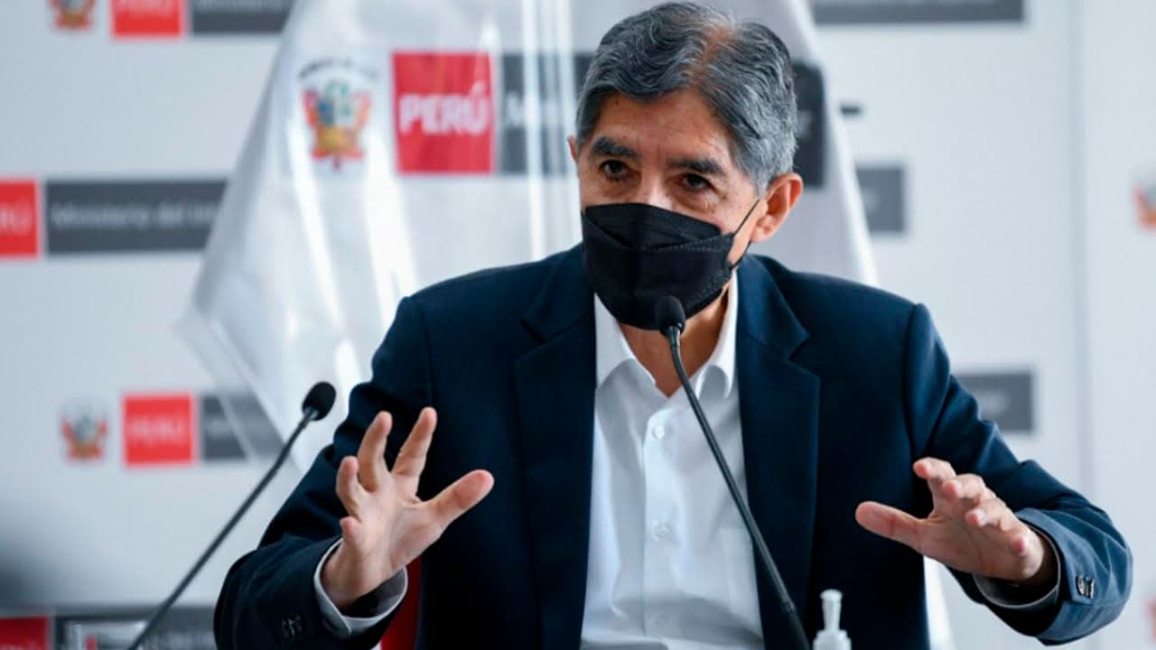 Ministro del Interior renuncia al cargo