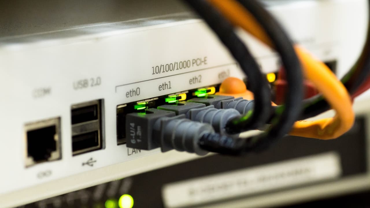 Internet en Ucrania se interrumpe ante el avance de las tropas rusas