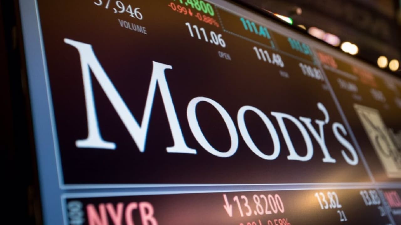 Moody’s rebaja a negativa su calificación del sistema bancario de EE.UU.