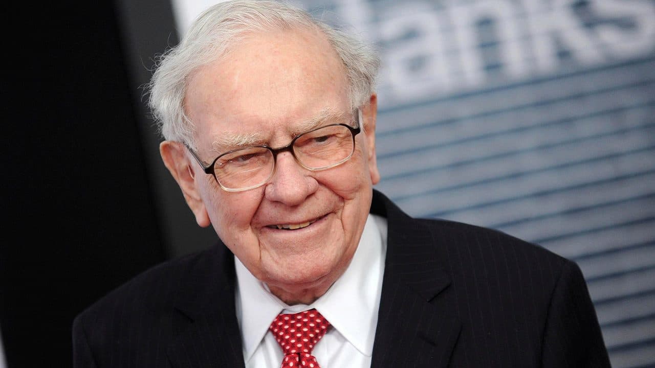 Warren Buffett invirtió US$1.000 millones en Nubank en el último trimestre de 2021