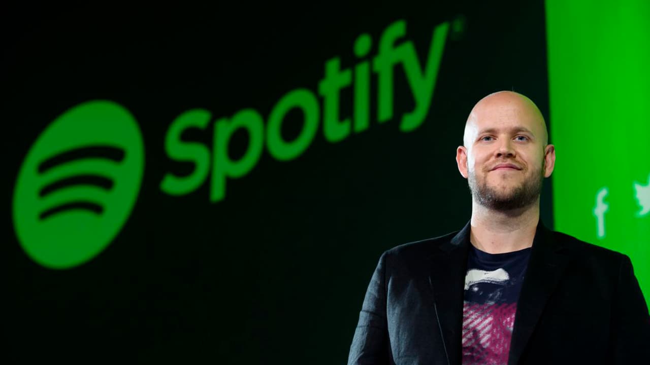 Nueva apuesta de Spotify: ya no comprará el Arsenal, sí patrocinará al Barça