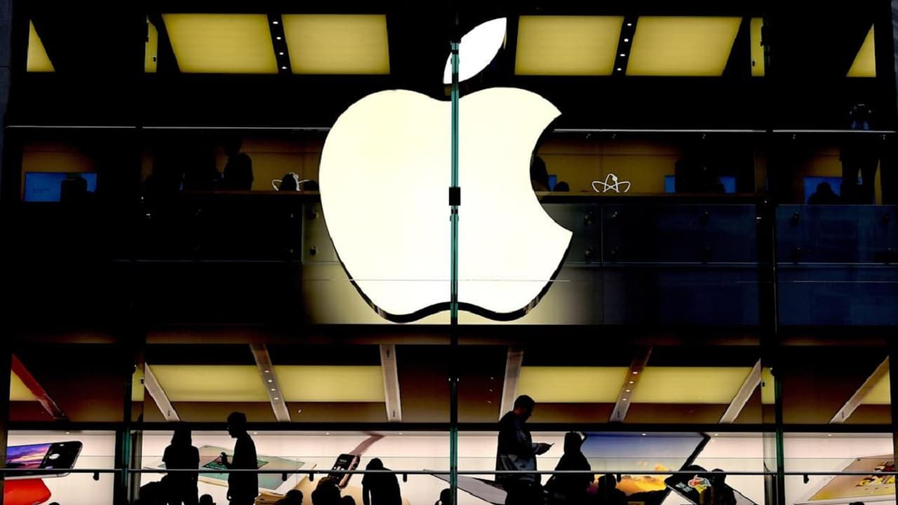 Empleados de Apple trabajan para sindicalizarse, mientras utilizan teléfonos Android para que no los espíen