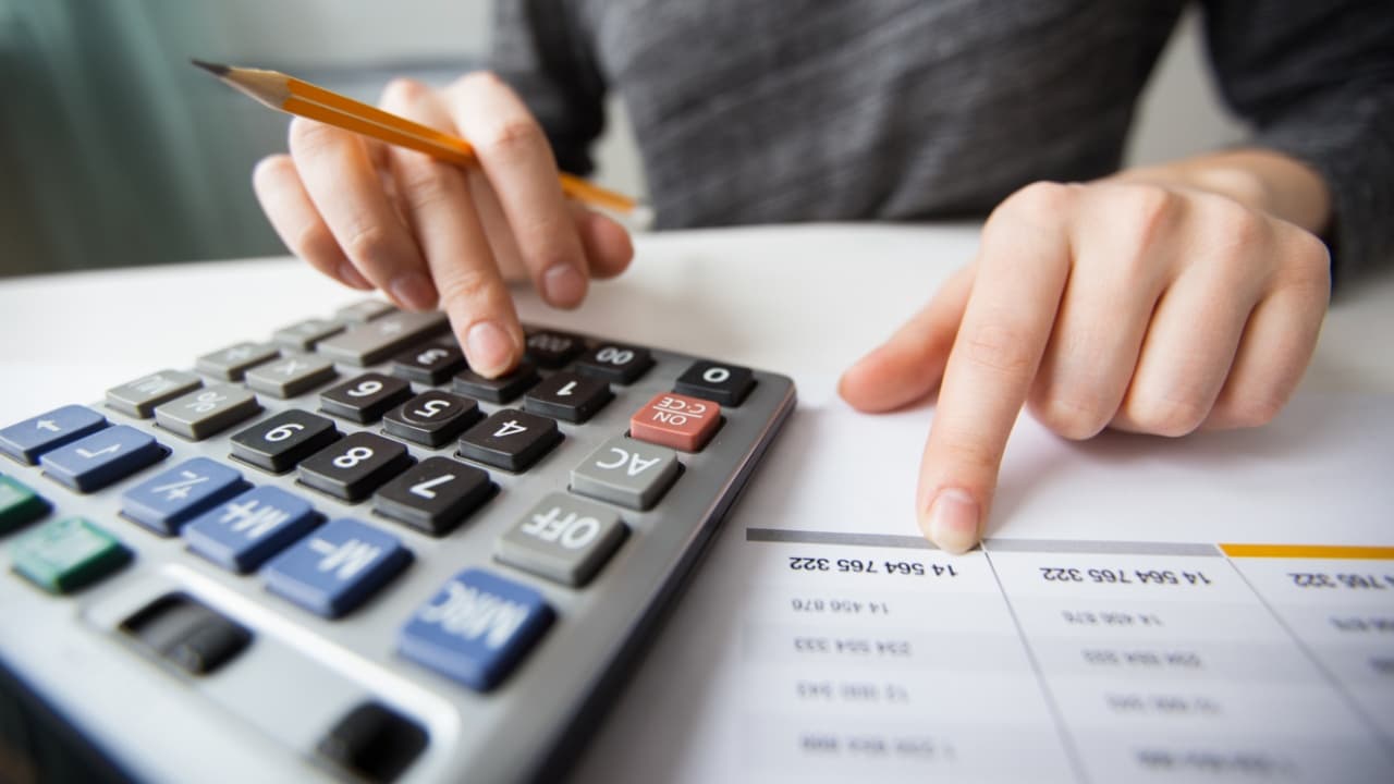 Solo un 34% de las peruanas toma decisiones financieras personalmente