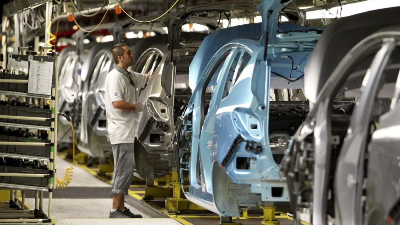 General Motos detiene su producción de camionetas en EE.UU. por escasez de chips