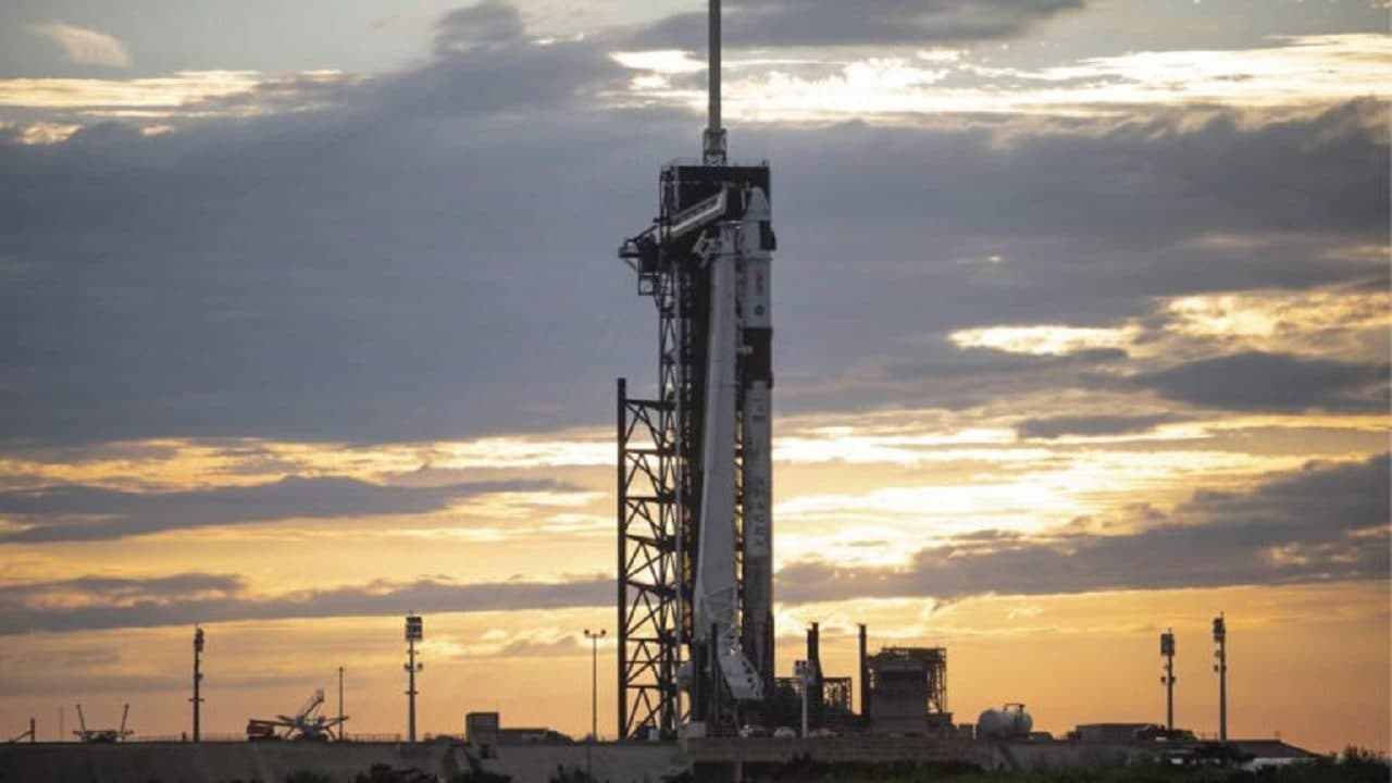 Elon Musk refuerza su red de internet en el espacio con SpaceX