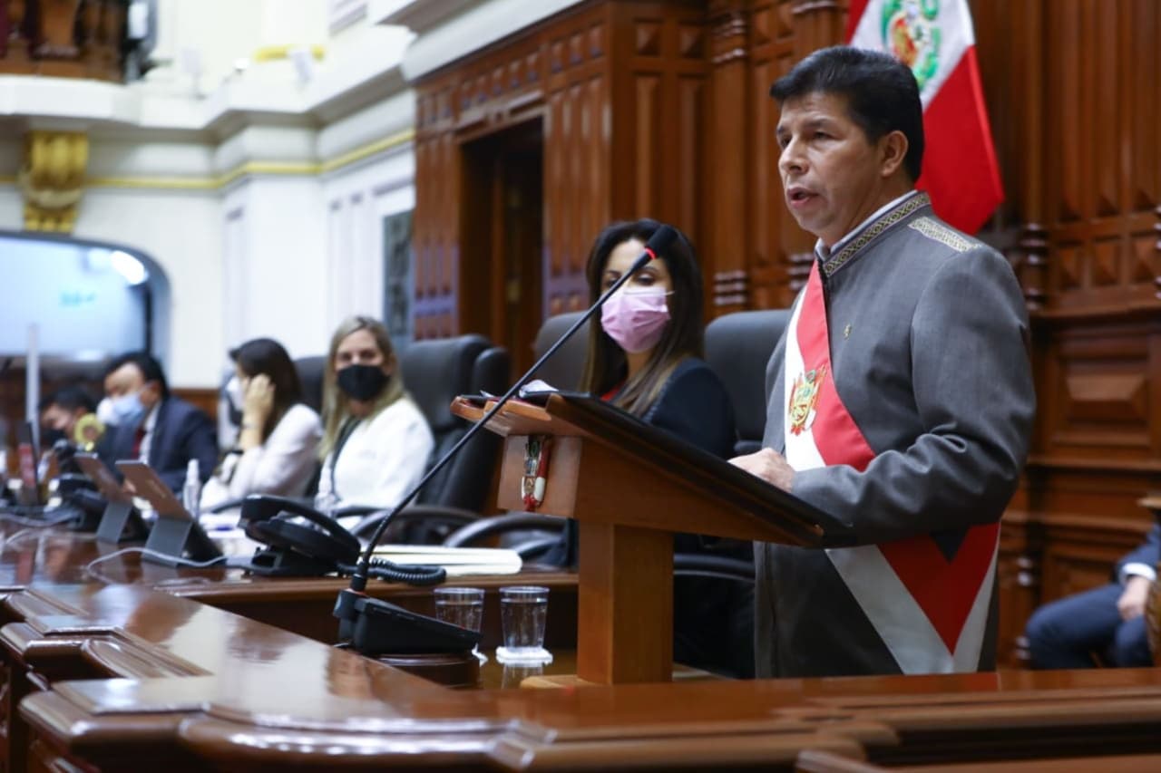 Castillo llega al Congreso por pedido de vacancia y niega razones para su destitución