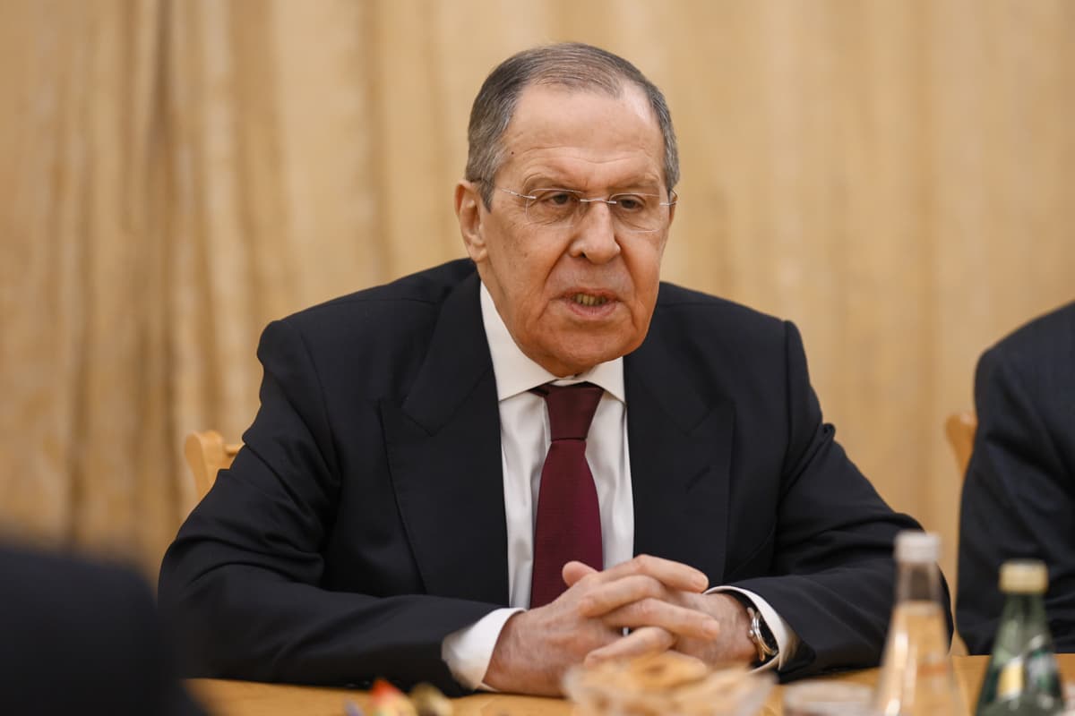 Canciller ruso: Biden sabe que la única alternativa a las sanciones es la guerra nuclear