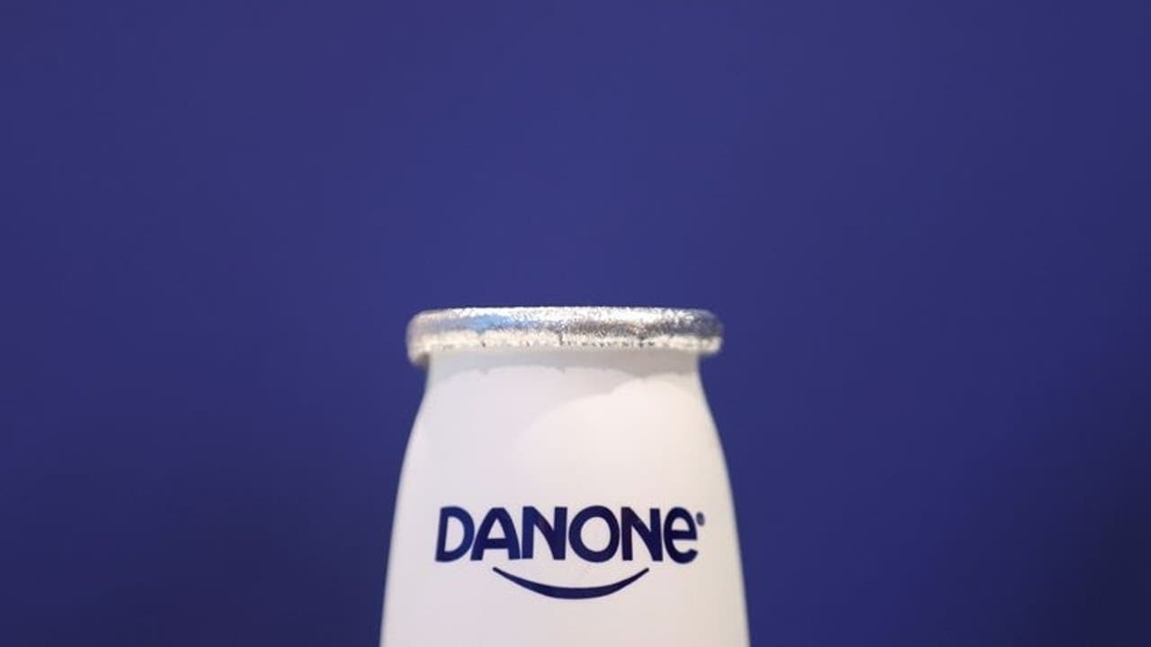 Danone desmiente que venda ninguna división o marca a Lactalis