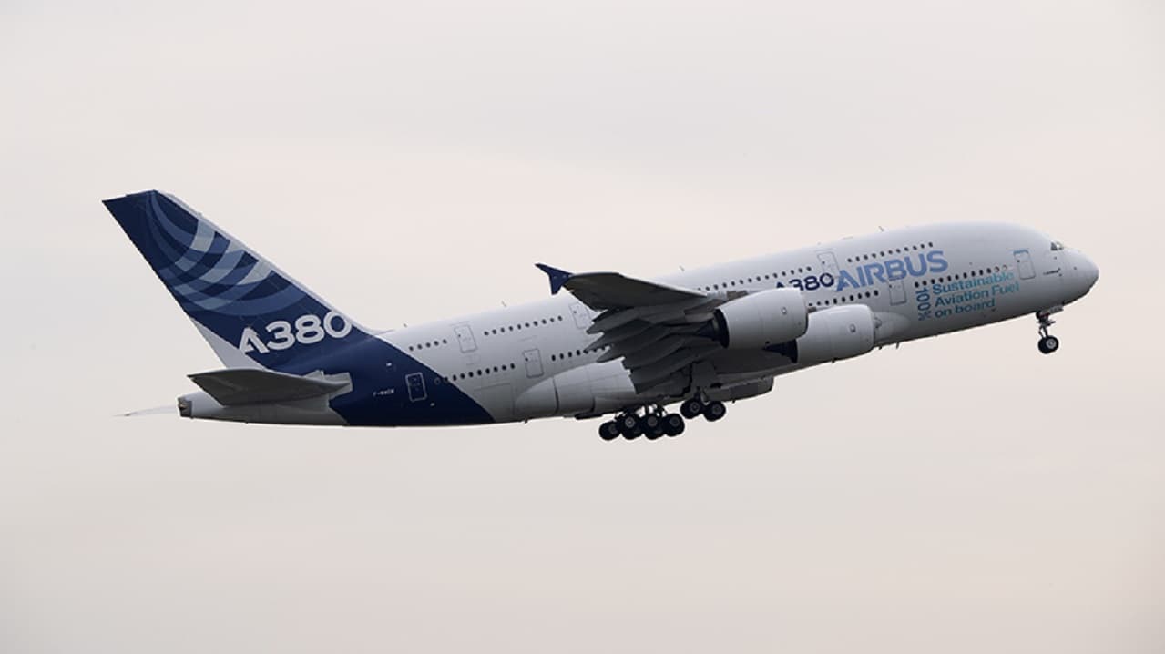 Airbus hace volar su superjumbo A380 utilizando combustible fabricado con aceite de cocina