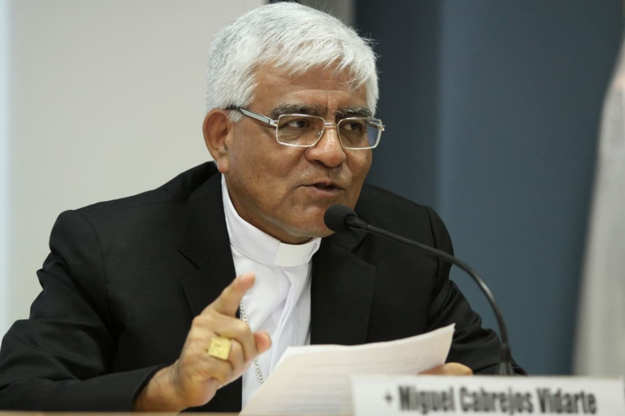 Obispos urgen a Castillo y Congreso a acabar con la crisis política