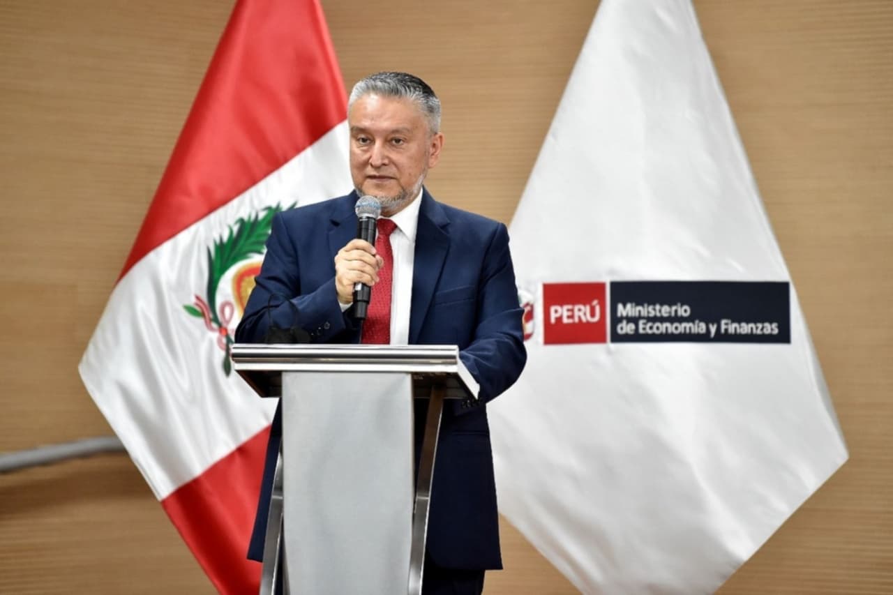 MEF: "Hay espacio para un ajuste de la remuneración mínima vital"