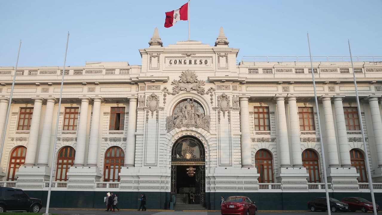 Congreso aplaza por tercera vez el debate de adelanto de elecciones