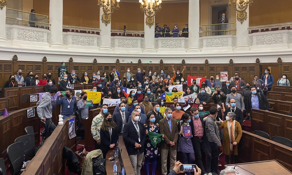Convención concluyó borrador de nueva Constitución y rechazó expandir la propiedad estatal de la minería en Chile