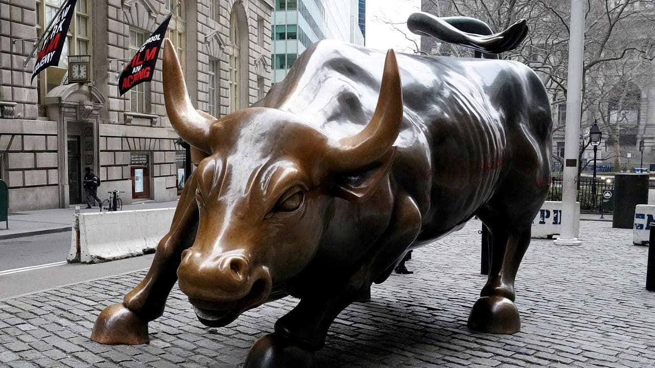 Wall Street cierra a la baja con rendimientos en EE. UU. que superan el 3%