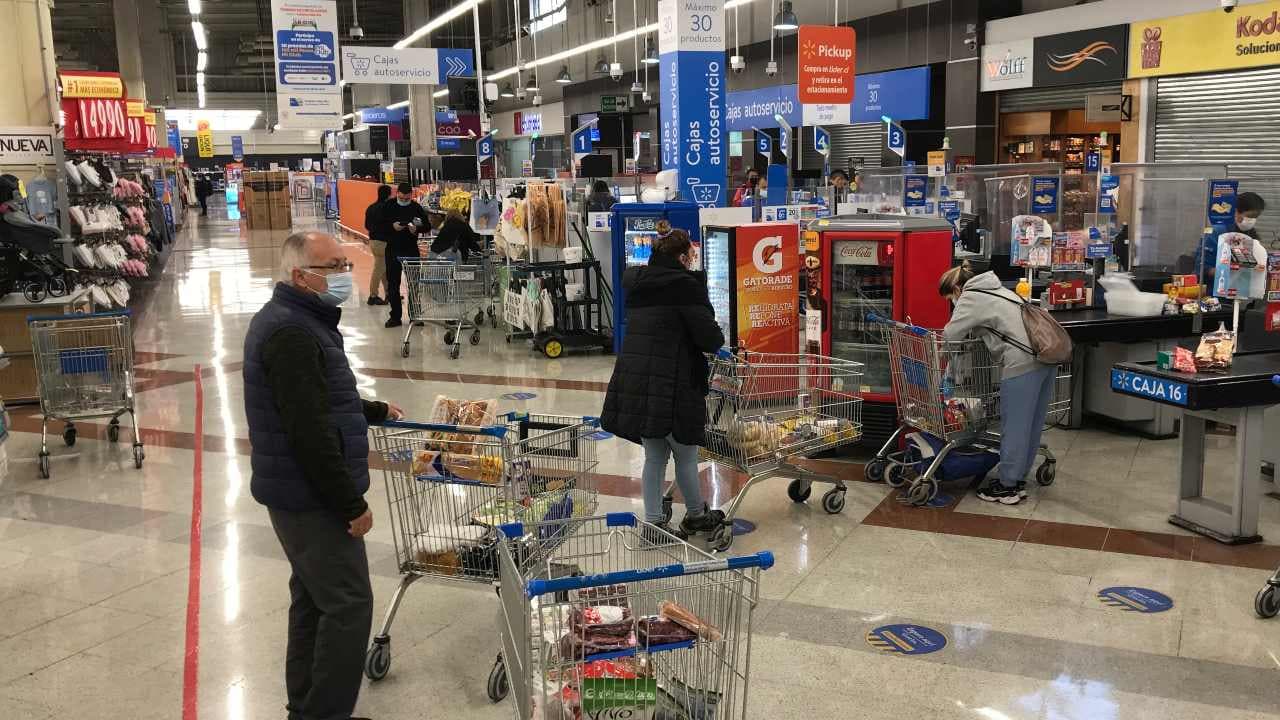 Inflación en Chile supera los dos dígitos por primera vez en 28 años