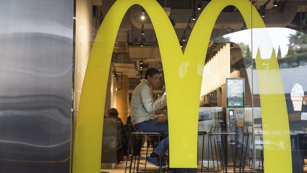 McDonald’s cerró temporalmente sus oficinas en EE. UU. para comunicar despidos