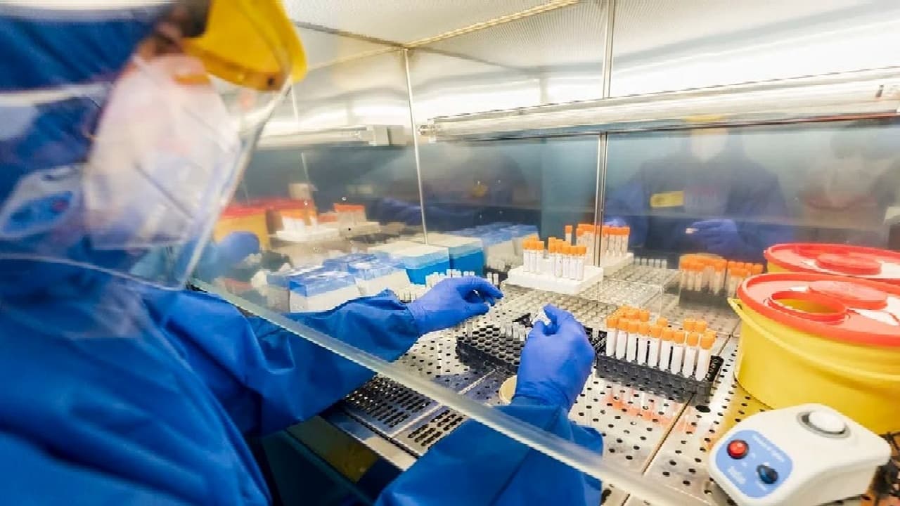 Este dispositivo permite ver el nivel de anticuerpos contra el covid