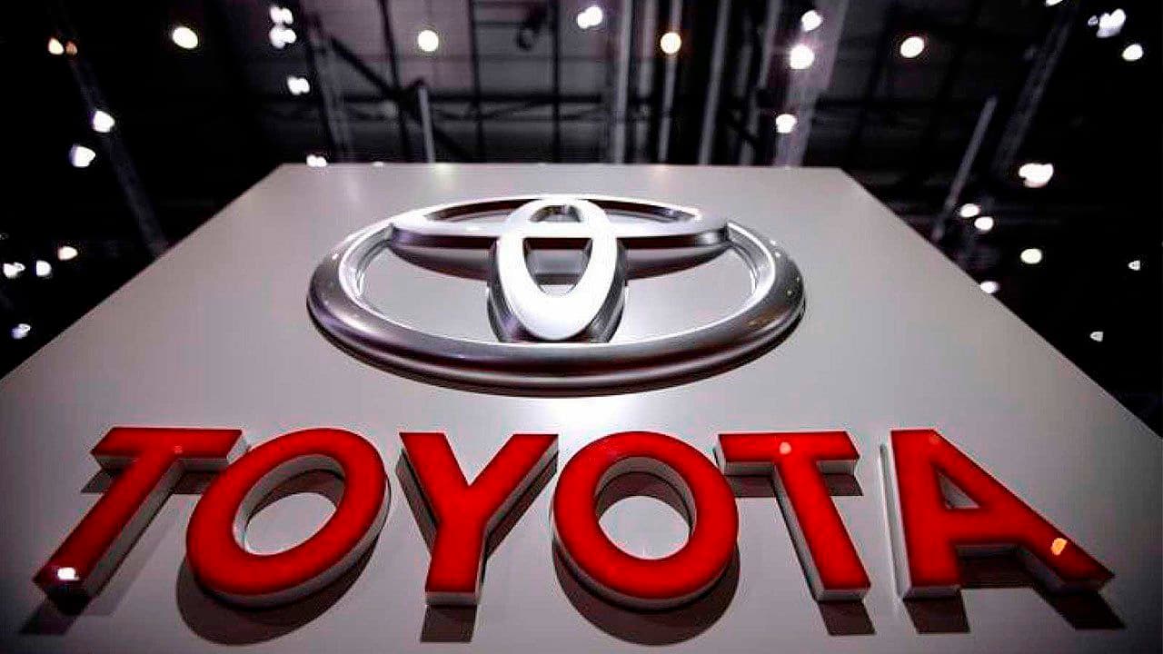 Toyota suspenderá producción de autos en Japón por escasez de semiconductores