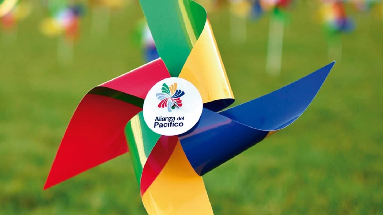México pospone cumbre de Alianza del Pacífico por "acontecimientos" en Perú