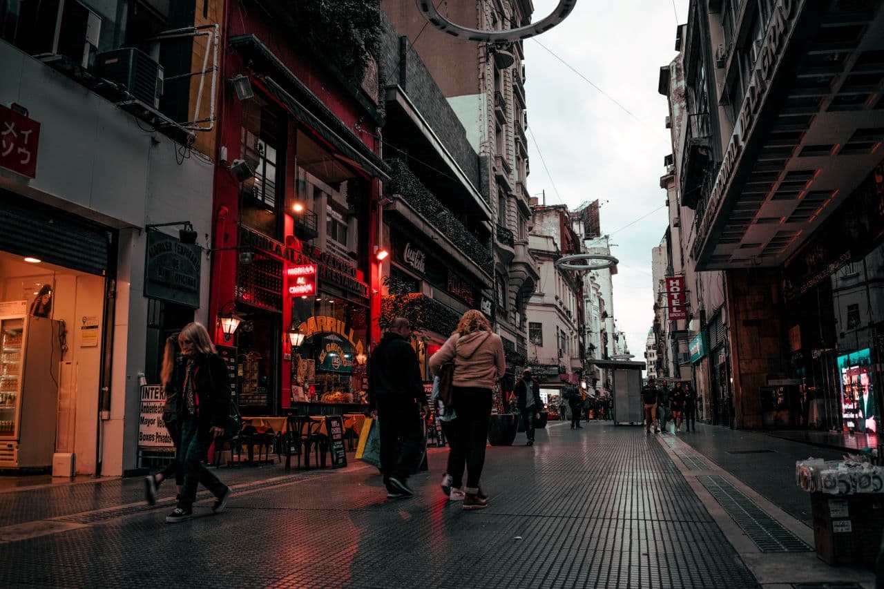 Argentina vive la tormenta perfecta: pobreza, inflación y aumento de tarifas