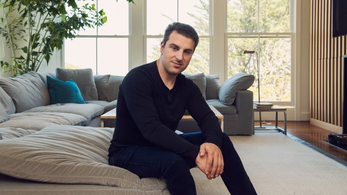 Nuestra revista | ¿Cómo Brian Chesky construyó Airbnb, la plataforma de hospedaje más grande del mundo?