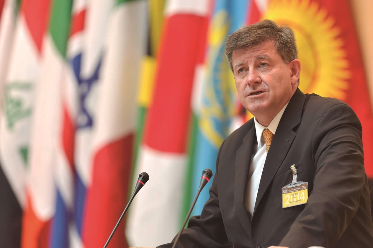Director general de la OIT: “No hay ninguna lógica que apoye la idea de que la informalidad es un elemento positivo”