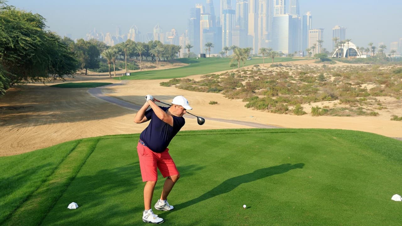 Golf, jet privado y Ferrari: así vivía este CEO de una startup que no pagaba a sus empleados