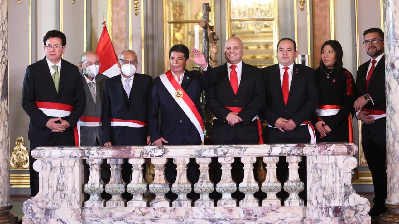 Pedro Castillo nombra a su tercer ministro de Economía y Finanzas a un año de haber iniciado su Gobierno
